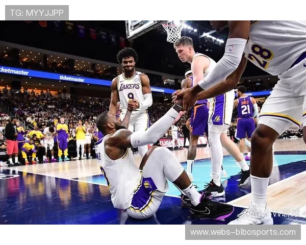 布克砍下24分7篮板 太阳强势发威主场103比81大胜湖人