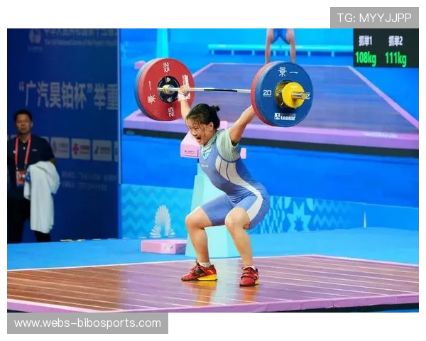 茂名籍运动员潘智欣全国冠军赛女子71公斤级斩获抓举冠军、挺举亚军及总成绩冠军